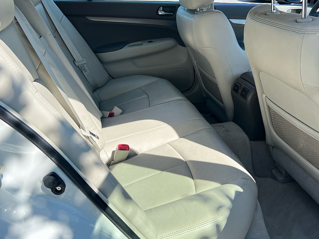 2013 Infiniti G37 Journey photo 22