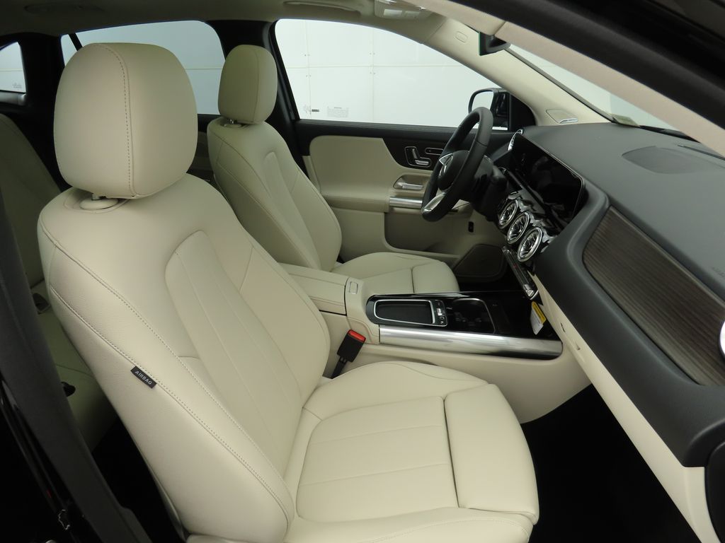 2026 Mercedes Benz GLA 250 photo 19