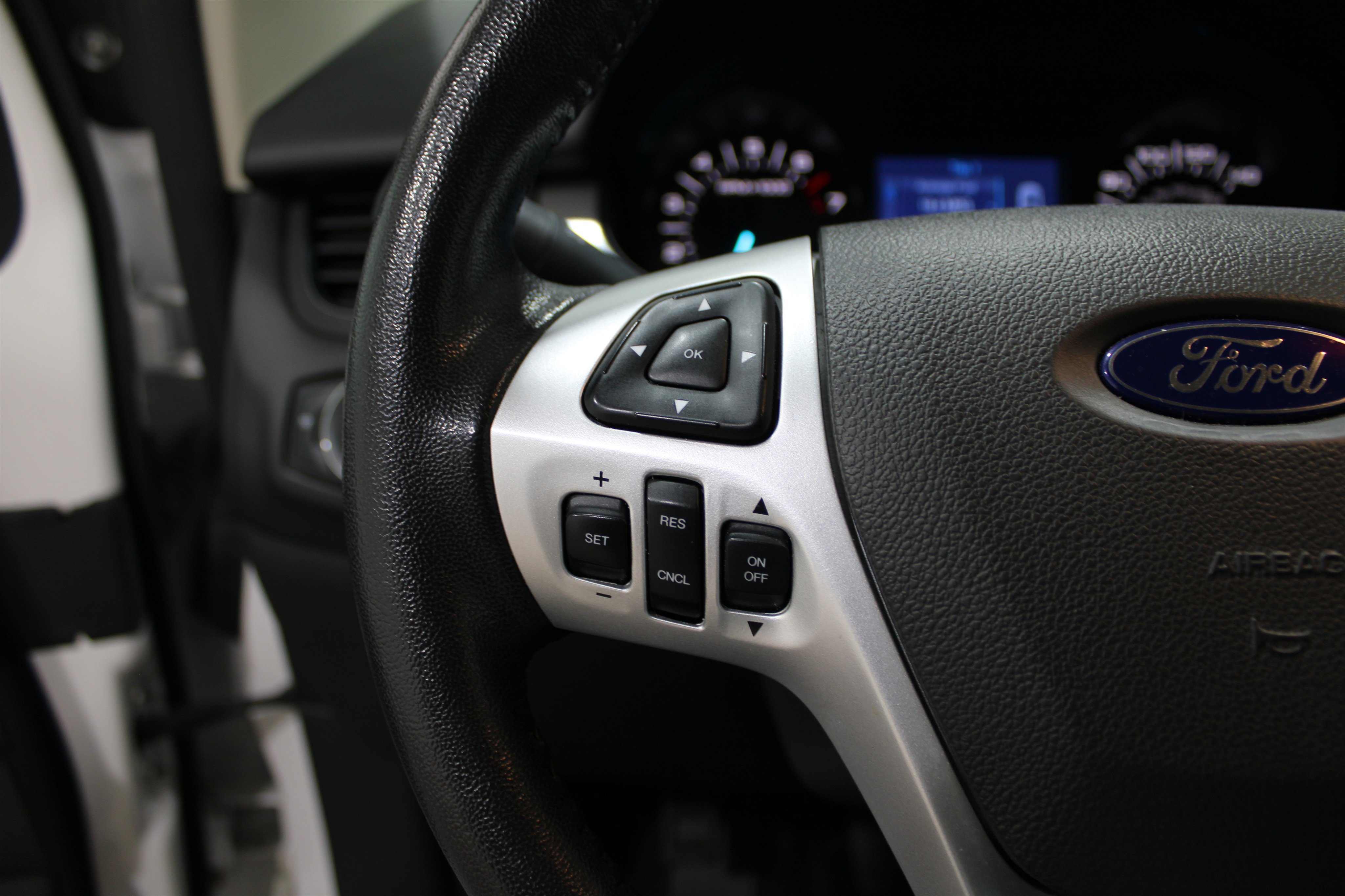 2013 Ford Edge SEL photo 4