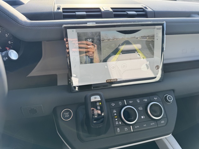 2025 Land Rover Defender 110 S photo 16