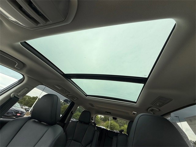 2025 Subaru Ascent Onyx Edition Touring photo 3