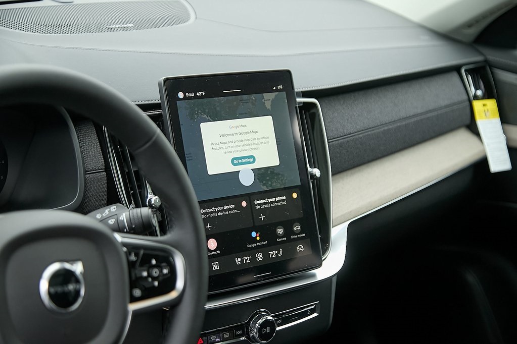 2025 VOLVO XC90 - Image 13