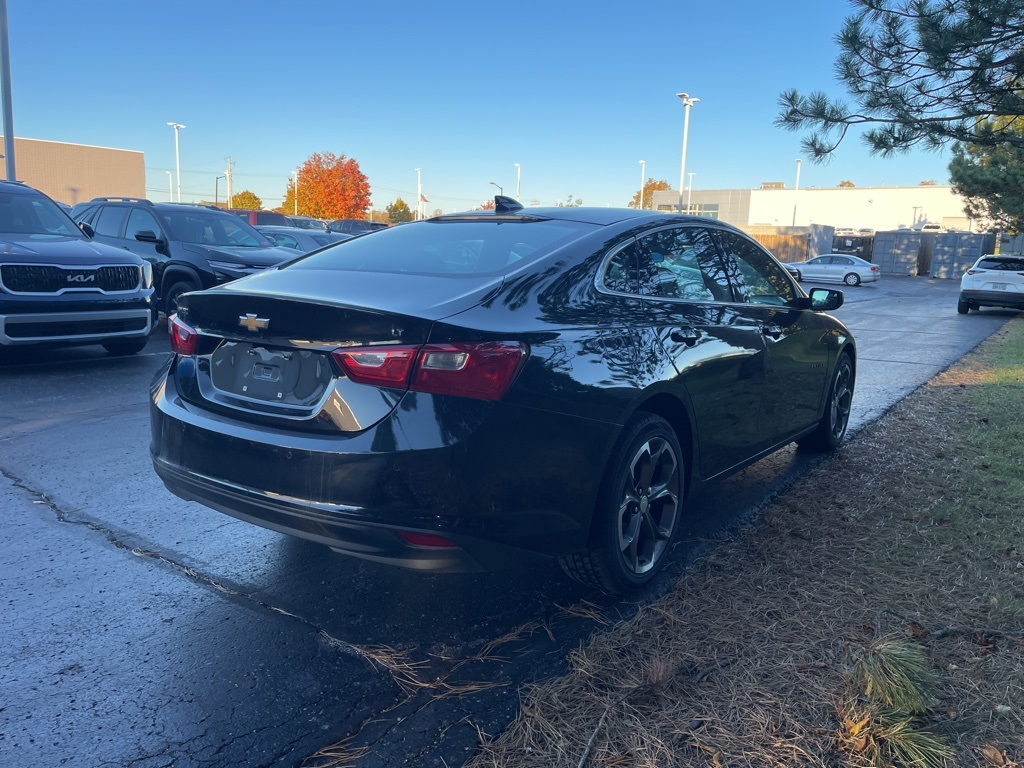2024 Chevrolet Malibu 1LT photo 3