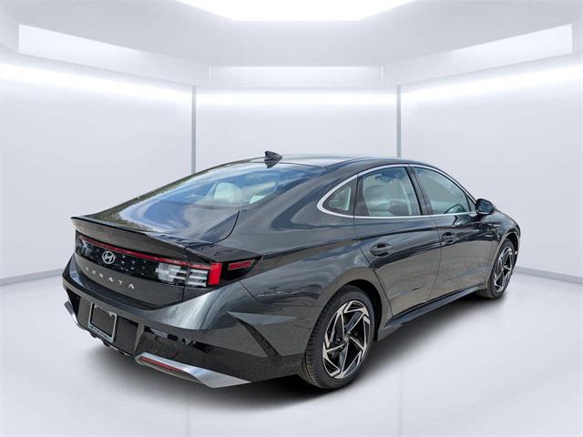 2026 Hyundai Sonata SEL Sport photo 3