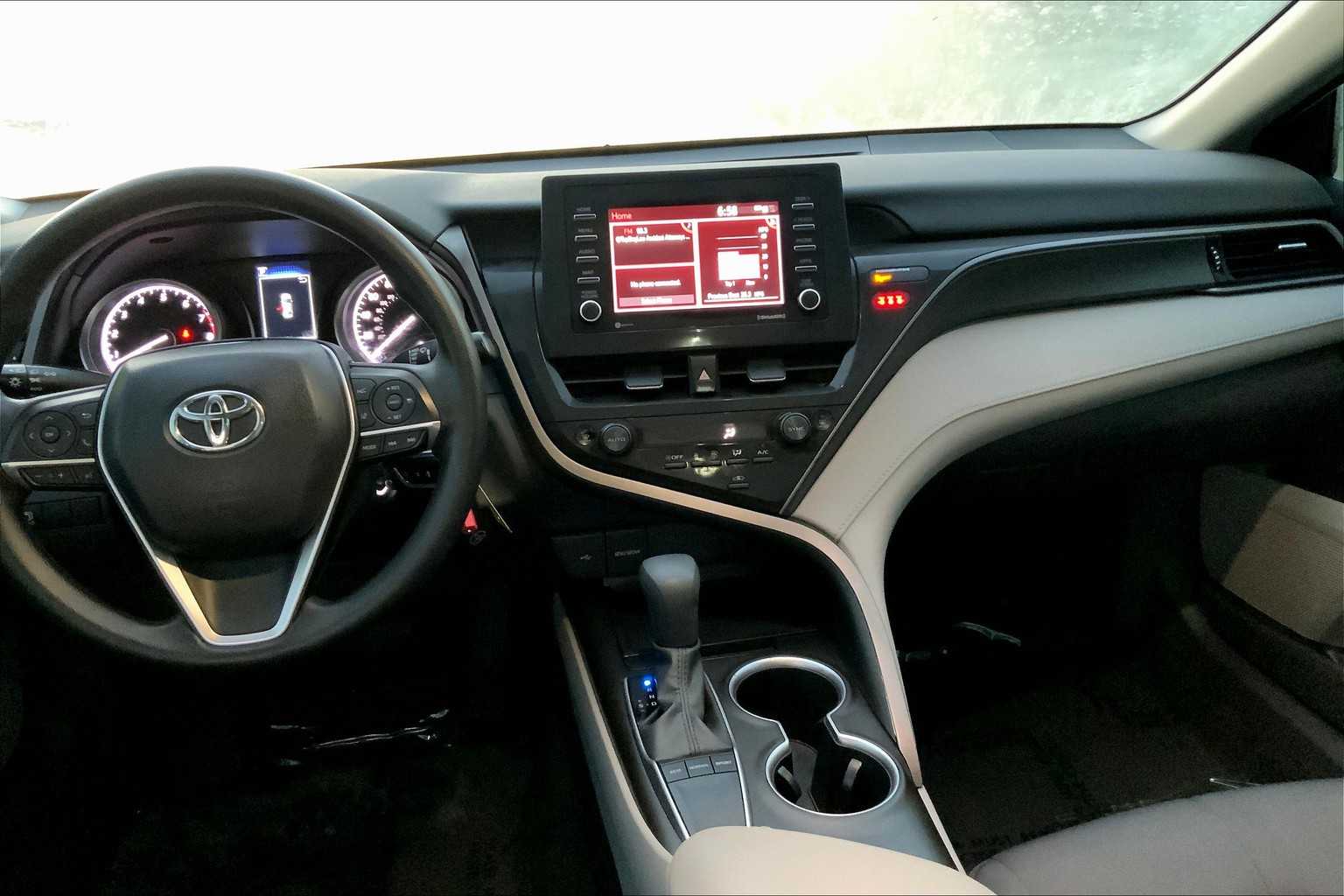 2023 Toyota Camry LE photo 6