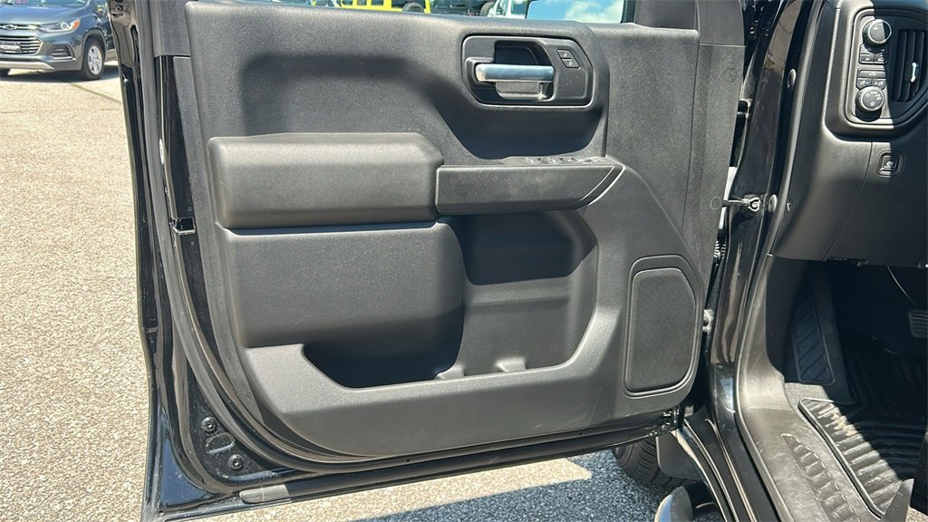 2021 Chevrolet Silverado 1500 Custom photo 14