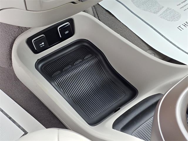 2018 Chrysler Pacifica Touring L photo 26
