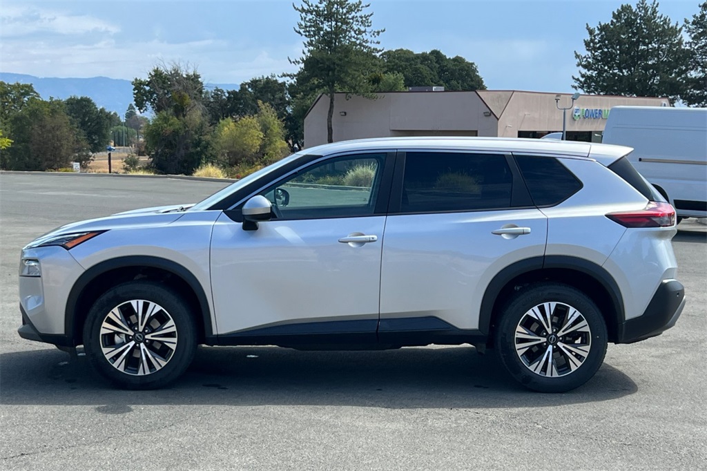 2023 Nissan Rogue SV photo 12