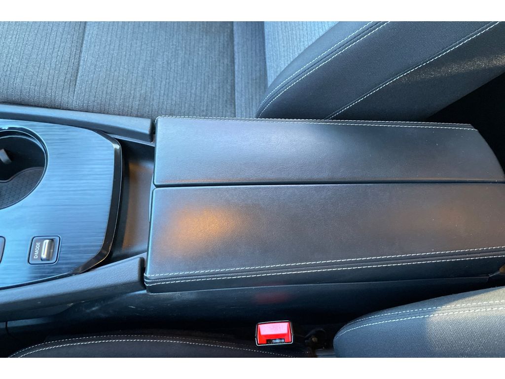 2021 Nissan Rogue SV photo 25