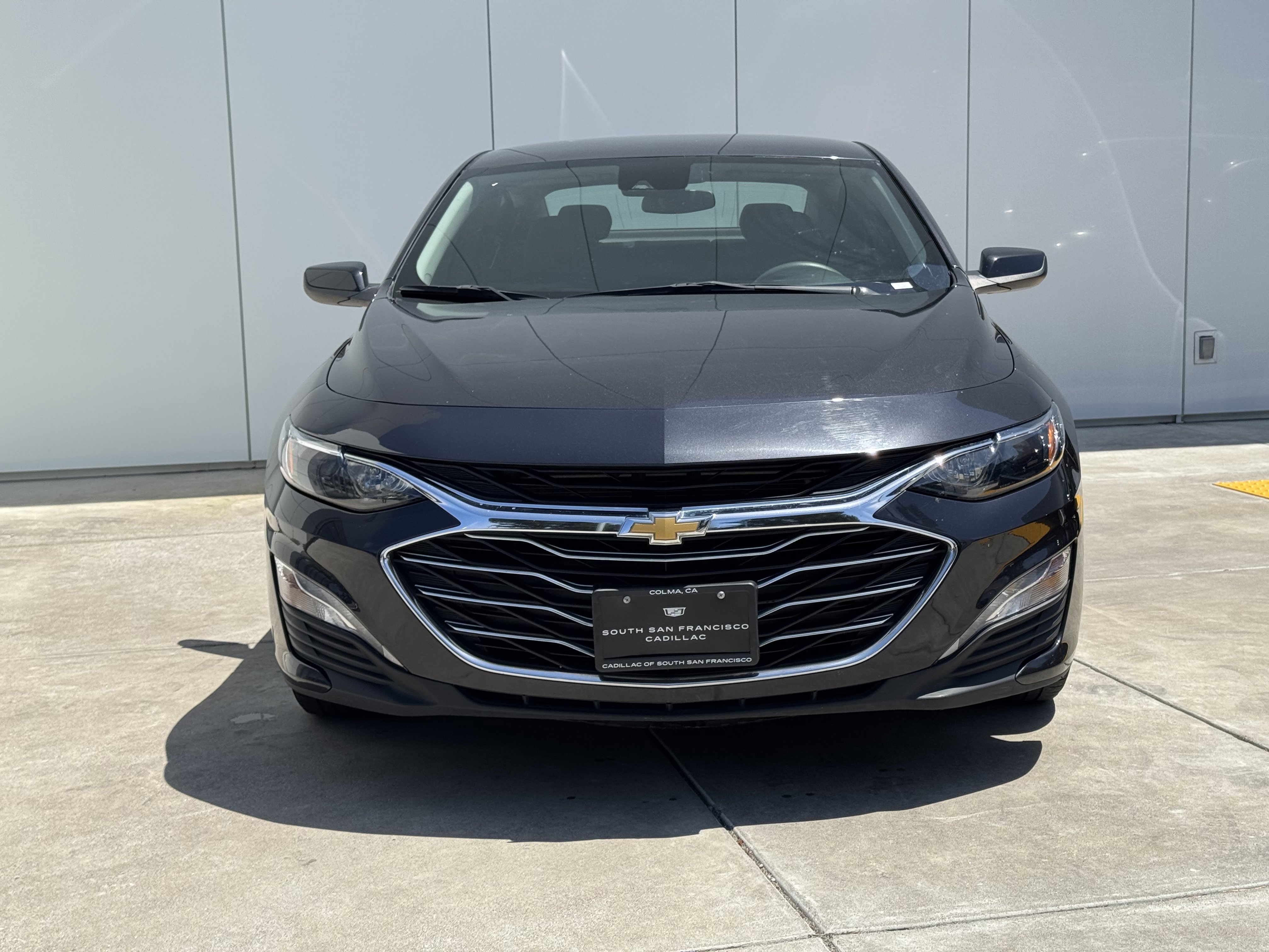 2023 Chevrolet Malibu 1LT photo 2
