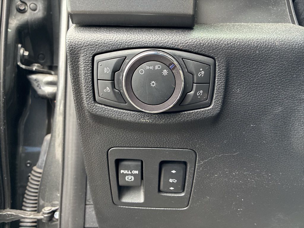 2019 Ford F-150 XLT photo 13