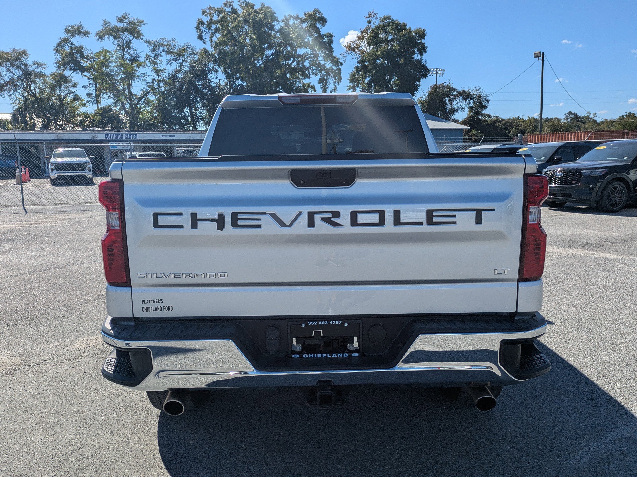 2021 Chevrolet Silverado 1500 LT photo 3