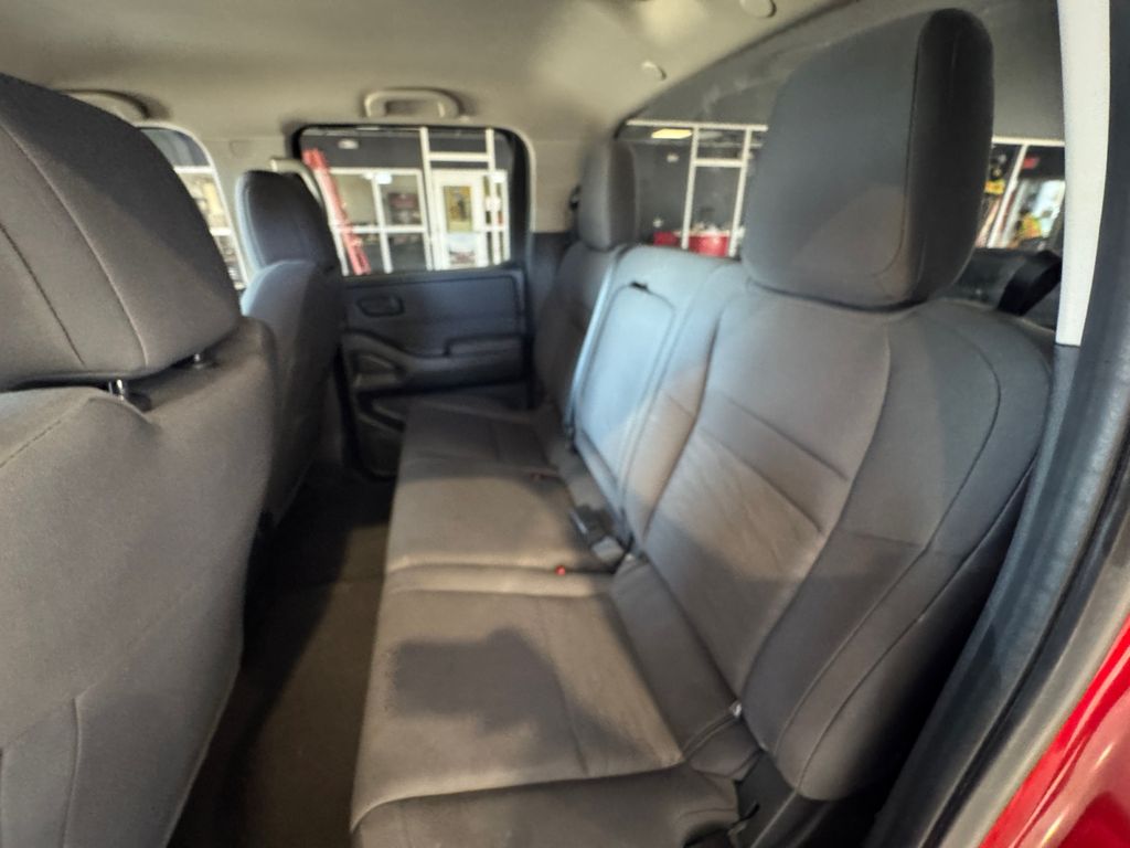 2022 Nissan Frontier S photo 19