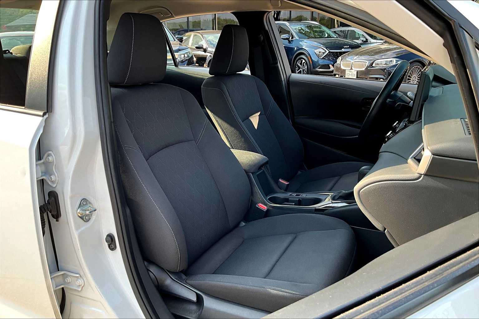 2024 Toyota Corolla LE photo 7