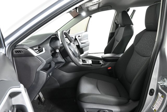 2025 Toyota RAV4 XLE photo 11
