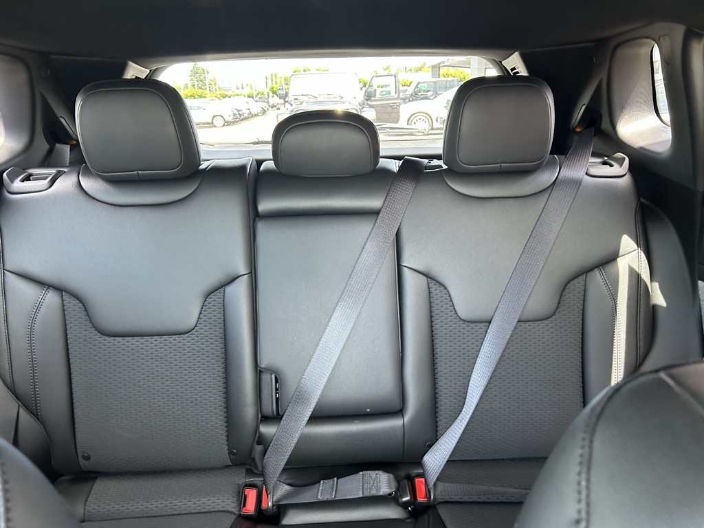 2025 Jeep Compass Latitude photo 18