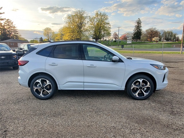 2025 Ford Escape ST-Line Elite photo 3