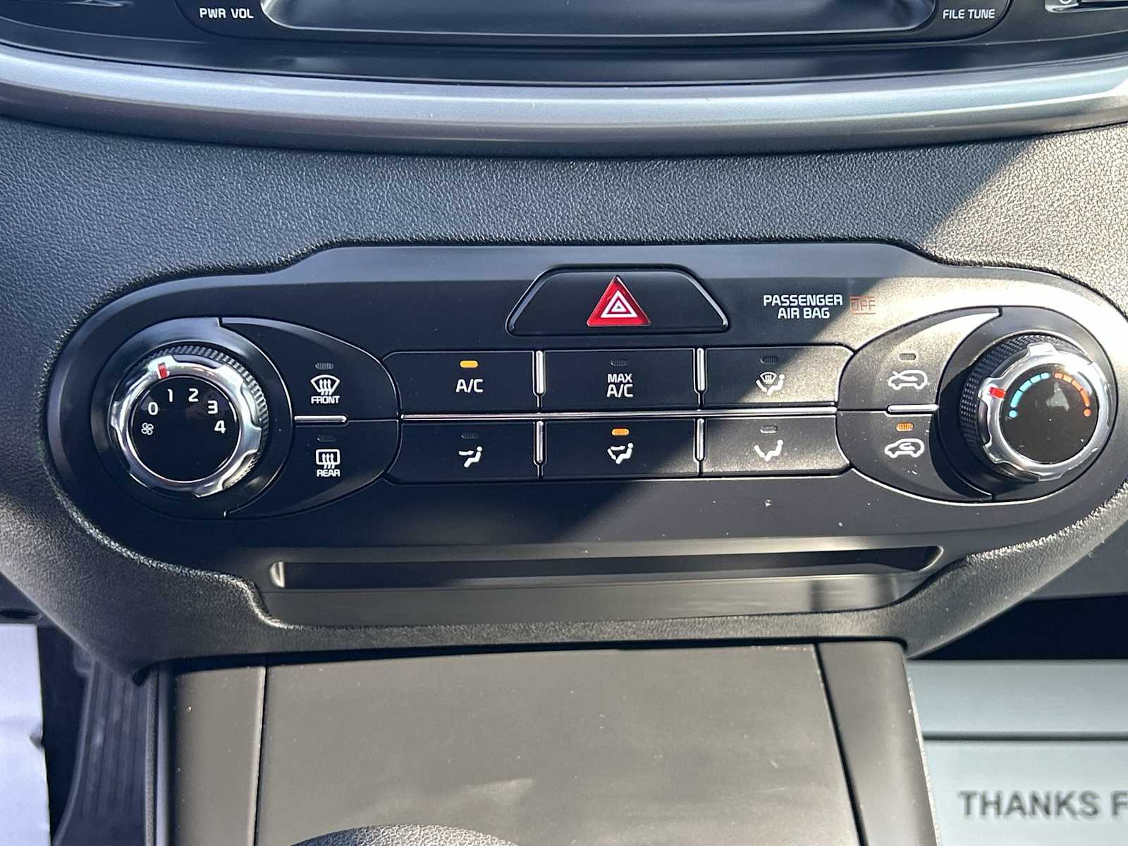 2019 Kia Sorento LX photo 17