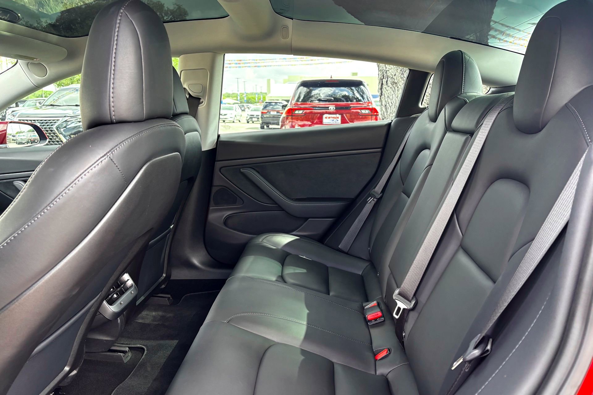 2018 Tesla Model 3 Long Range photo 22