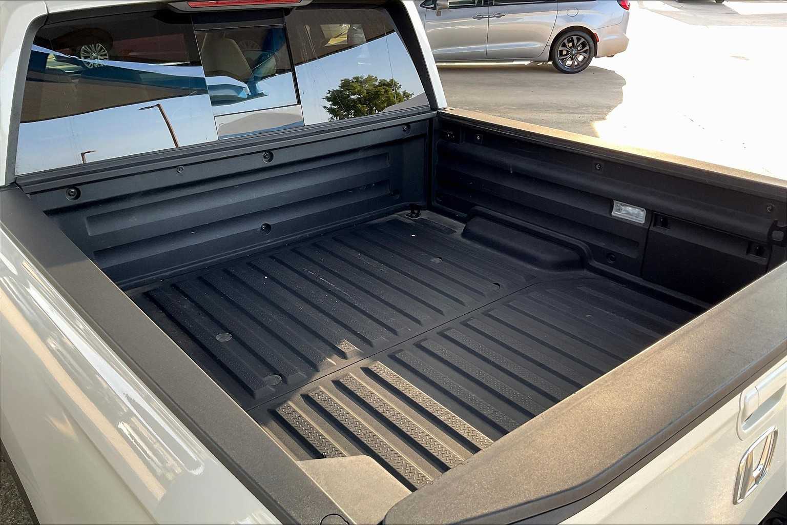2019 Honda Ridgeline RTL-E photo 32