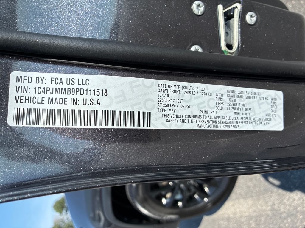 2023 Jeep Cherokee Altitude photo 25