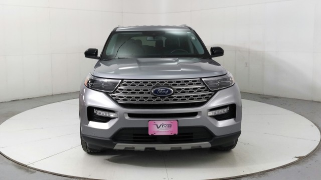 Used 2023 SILVER Ford Limited image 8