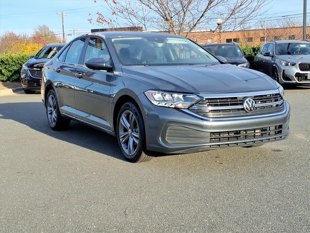 2024 Volkswagen Jetta SE photo 3