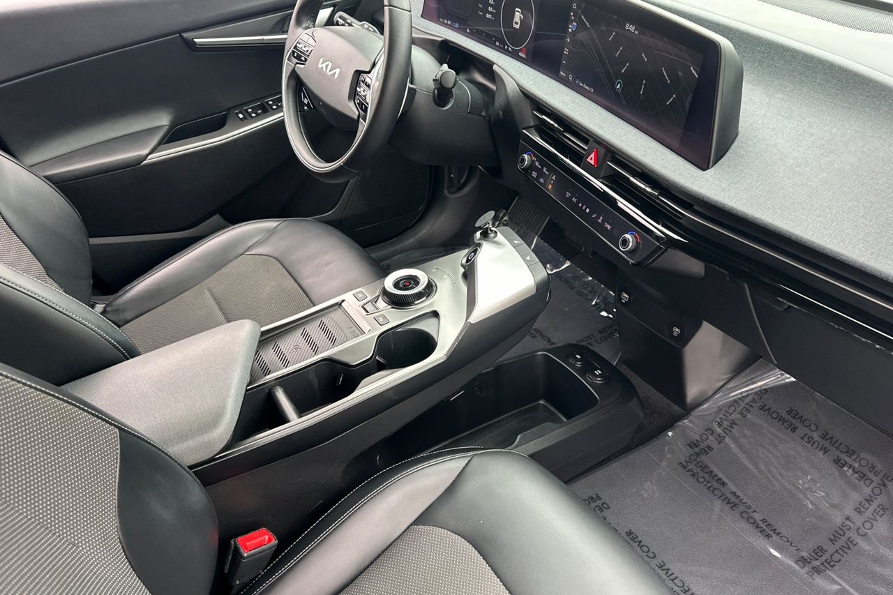 2022 Kia EV6 Light photo 23