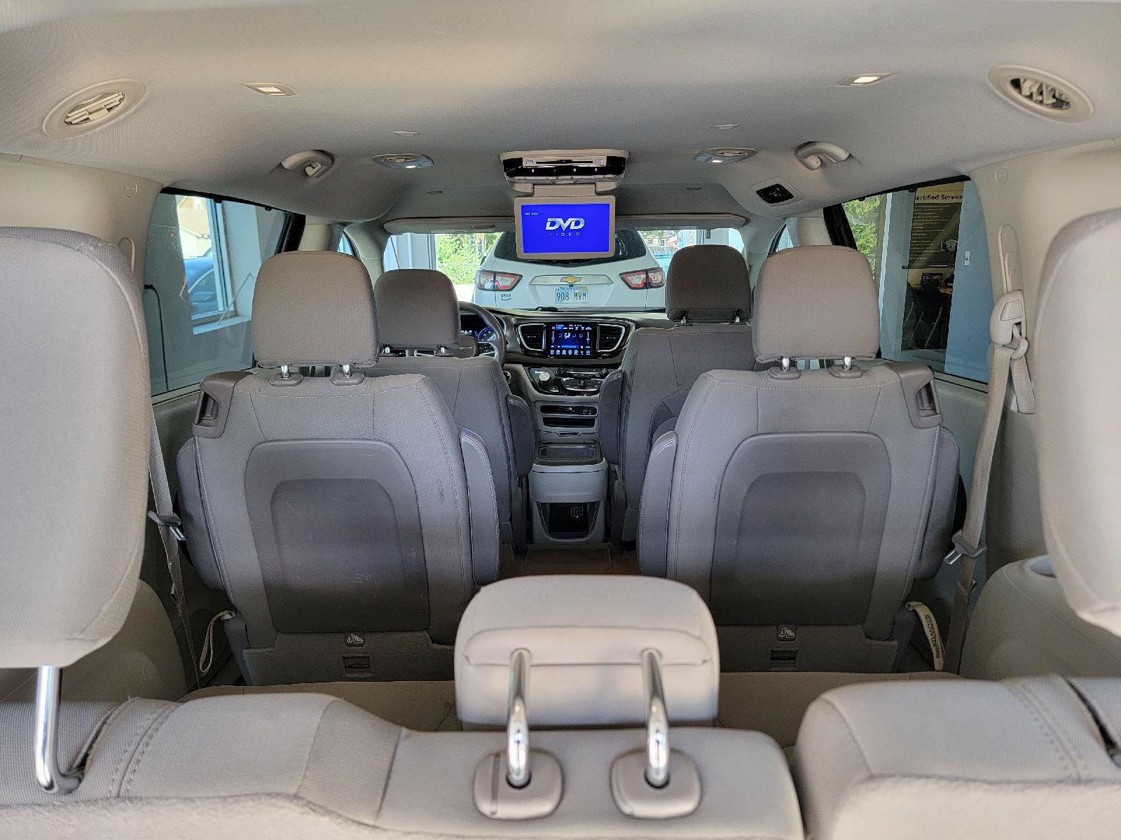 2017 Chrysler Pacifica Touring Plus photo 35