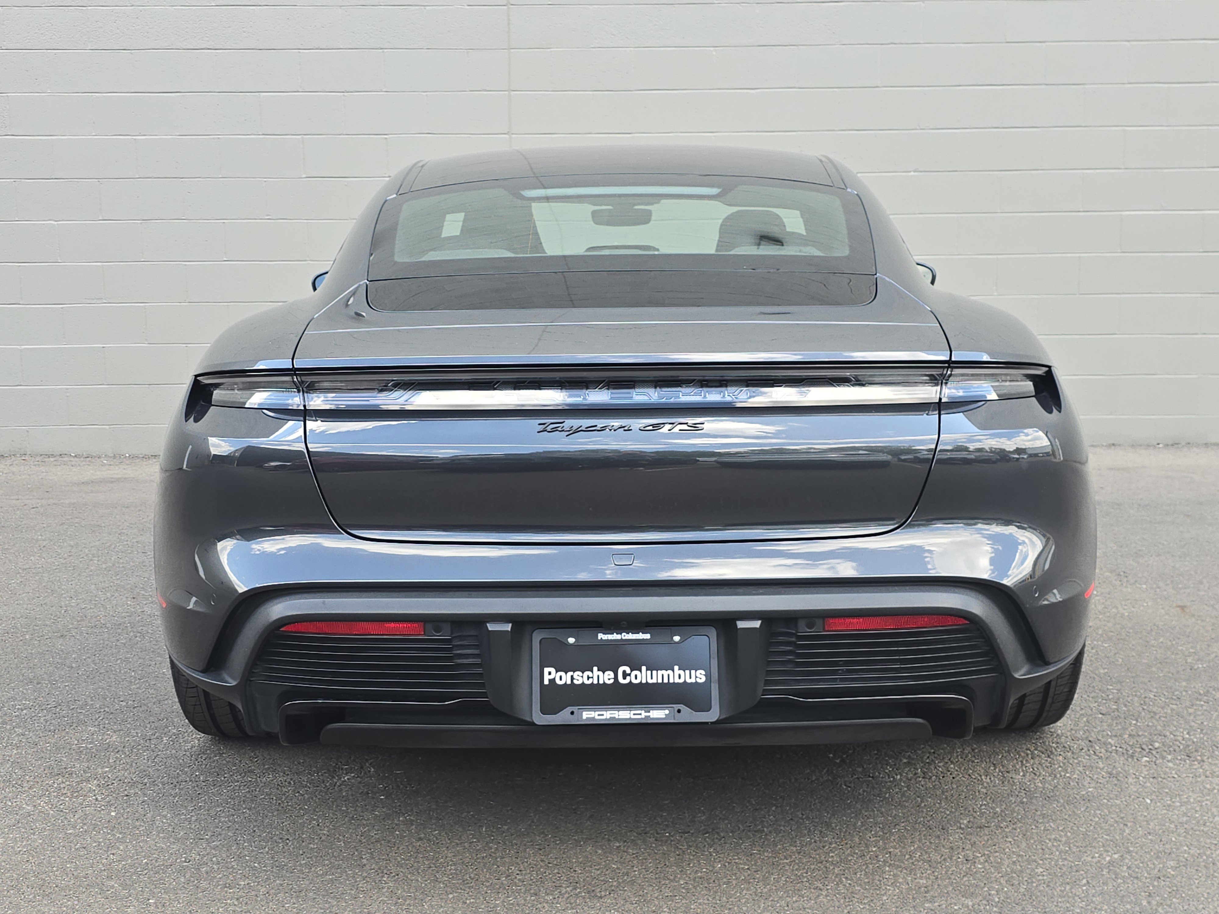 2022 Porsche Taycan GTS photo 2