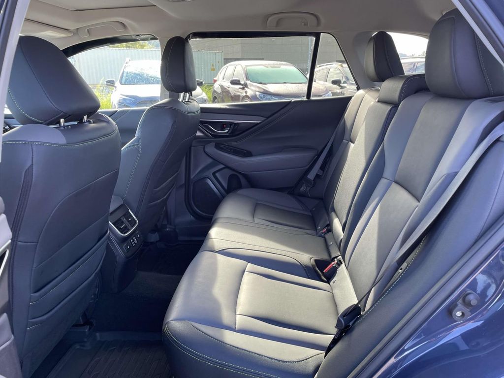 2023 Subaru Outback Onyx Edition XT photo 3