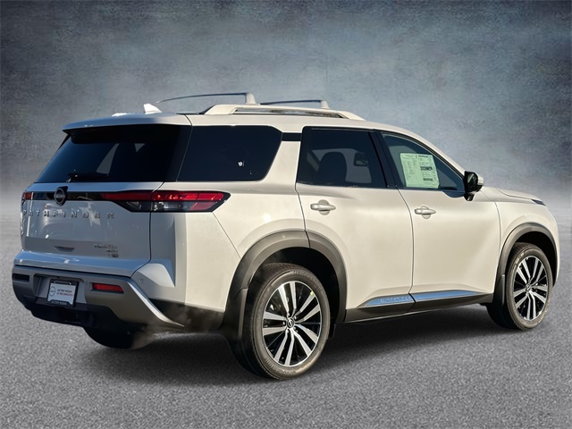 2025 Nissan Pathfinder Platinum photo 2