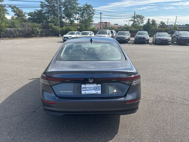 2025 Honda Accord SE photo 2