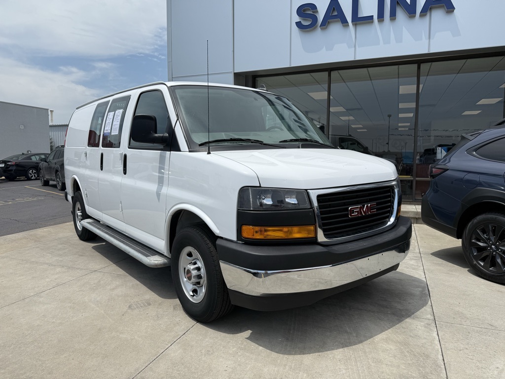 Used 2022 White GMC Work Van image 1