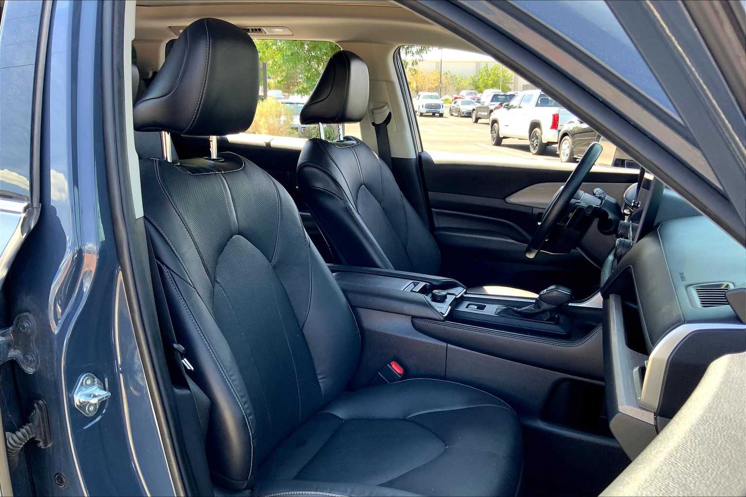 2024 Toyota Grand Highlander Platinum photo 7