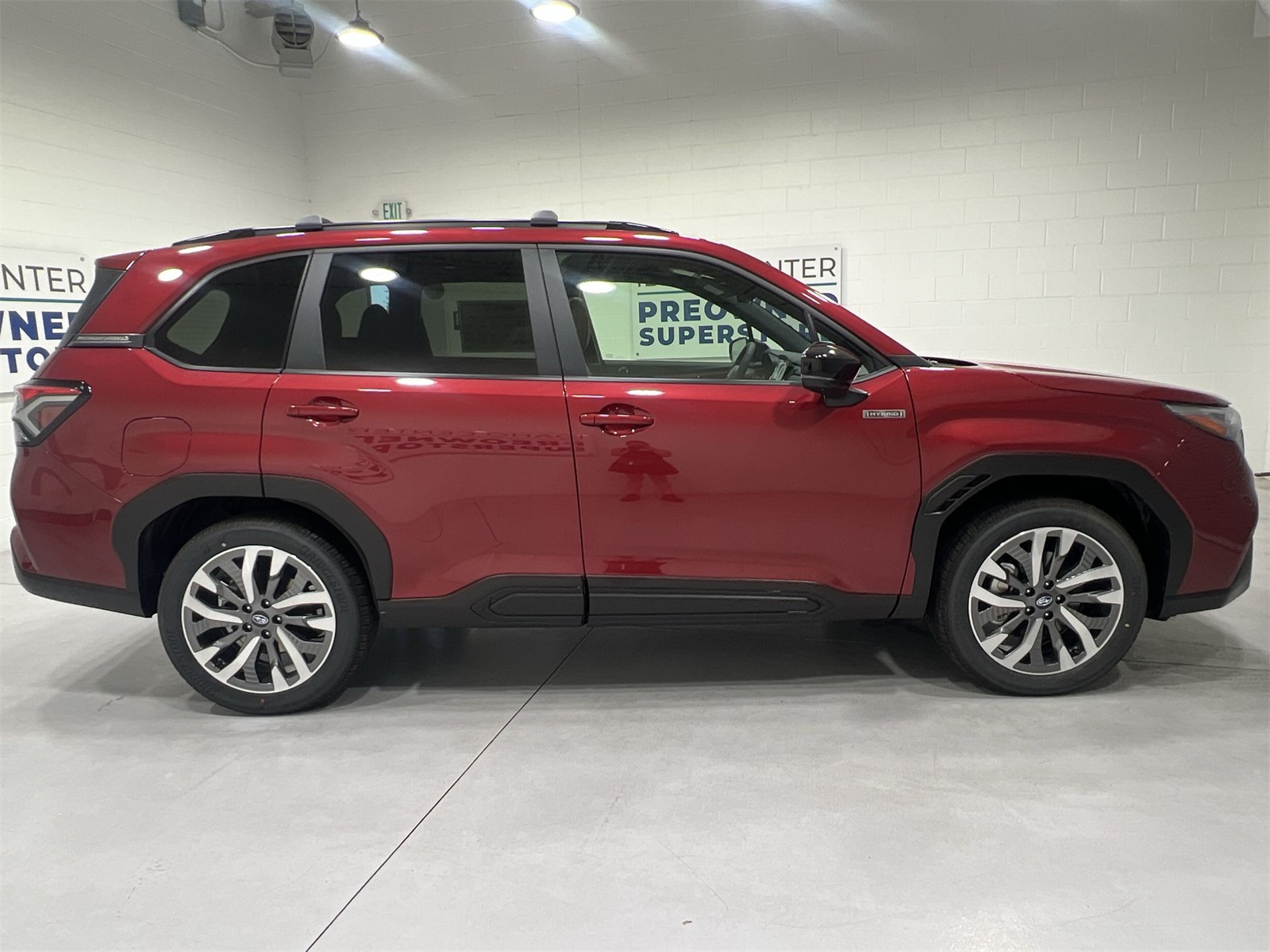 2025 Subaru Forester Touring photo 7