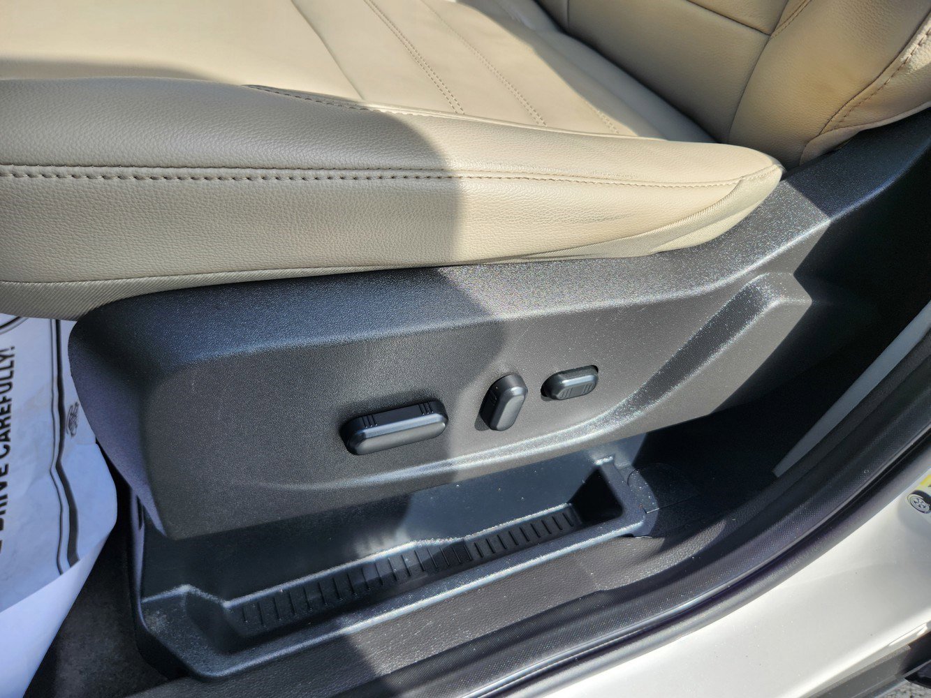 2017 Ford Escape Titanium photo 27