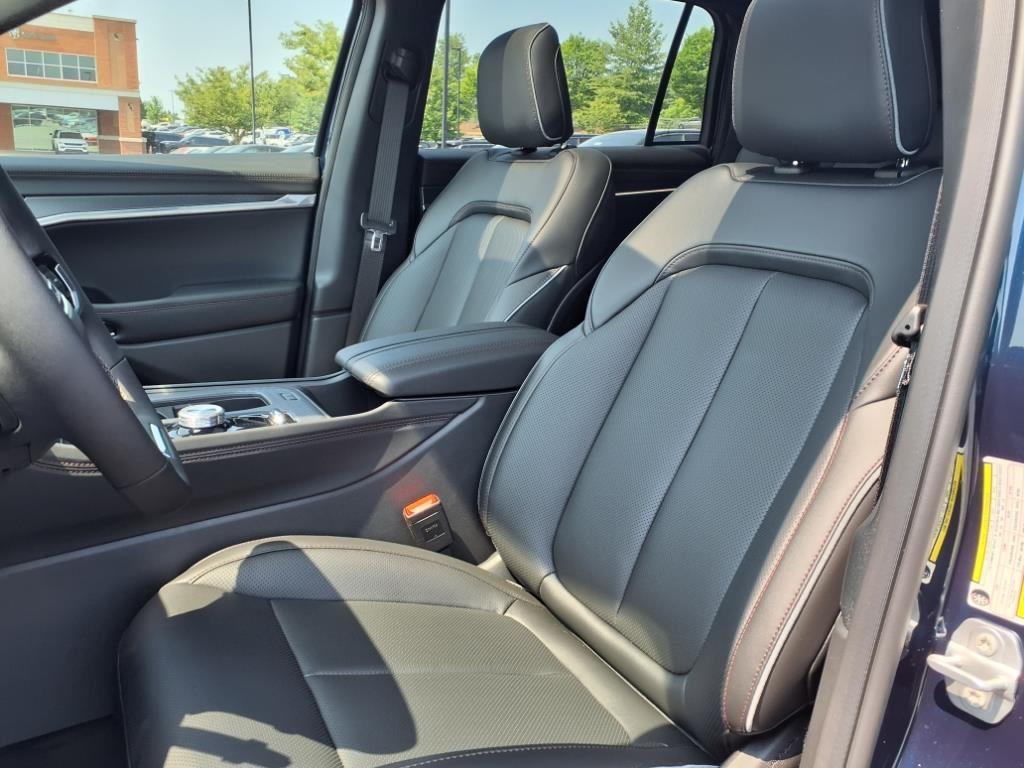 2025 Jeep Wagoneer S Limited photo 3