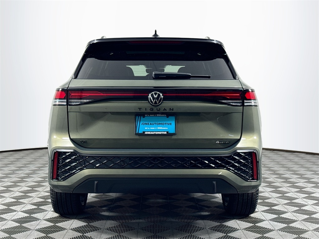 2025 Volkswagen Tiguan SE R-Line Black photo 12