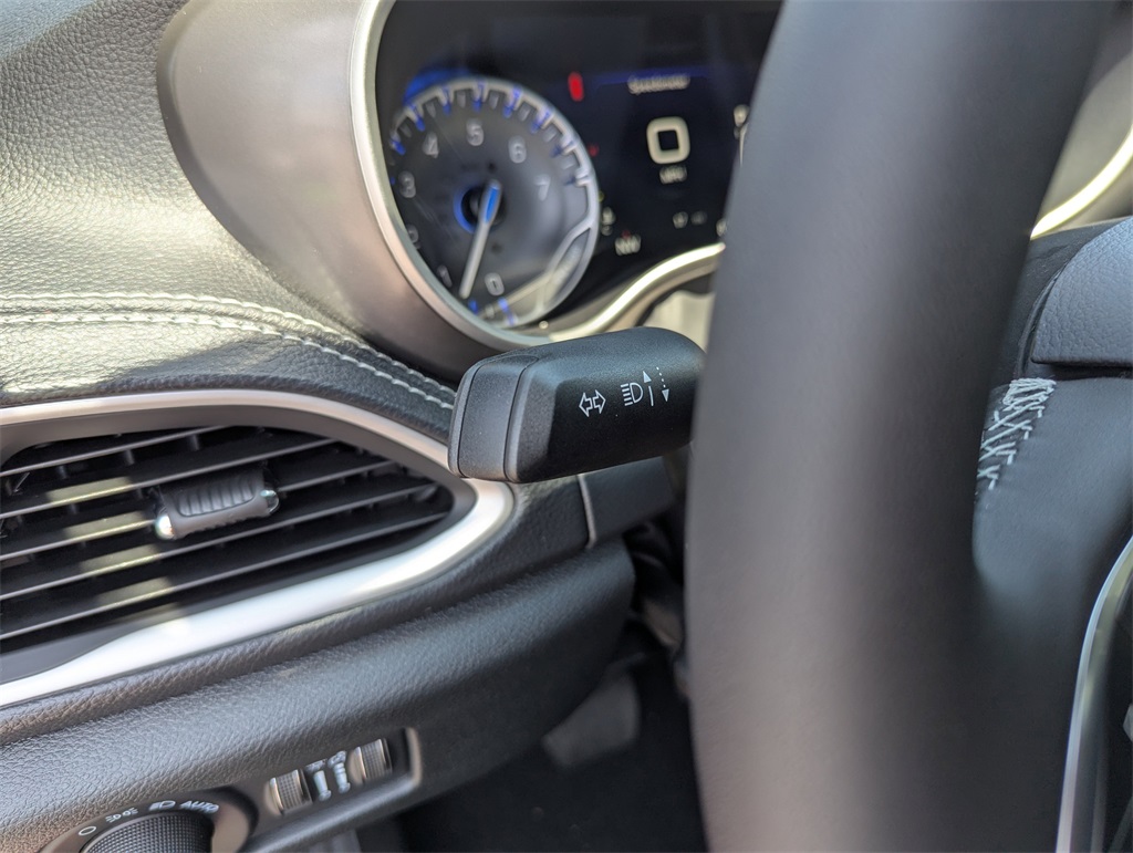 2026 Chrysler Pacifica photo 19