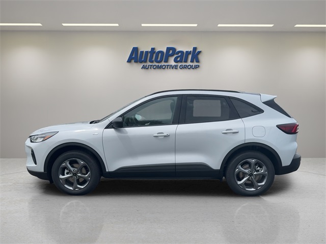 2025 Ford Escape ST-Line photo 4