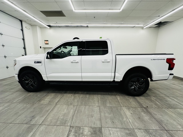 2025 Ford F-150 Lightning photo 2