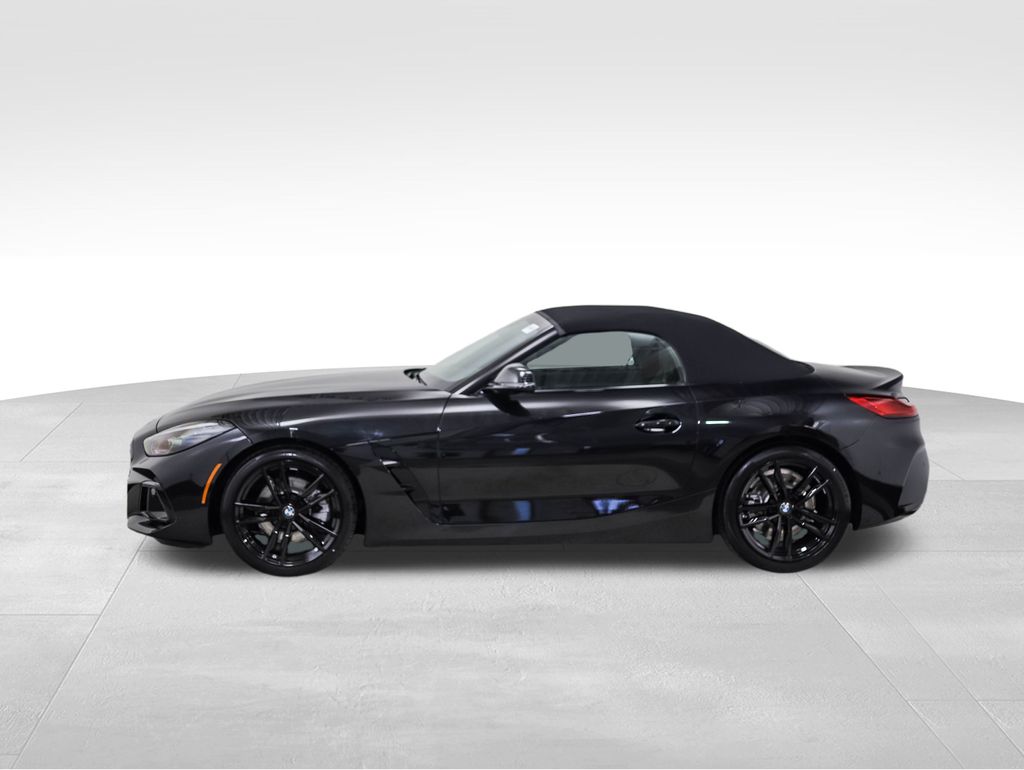 Used 2025 BMW Z4 Base with VIN WBAHF3C01SWY44480 for sale in Minneapolis, Minnesota