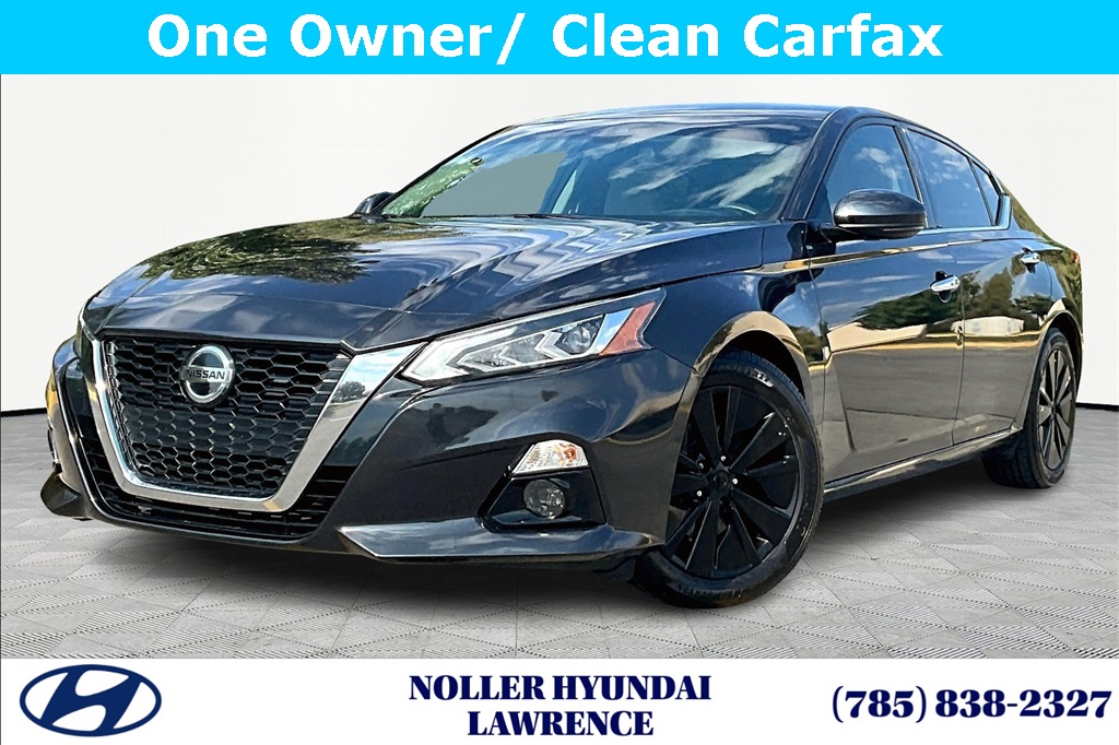 2022 Nissan Altima SL's photo