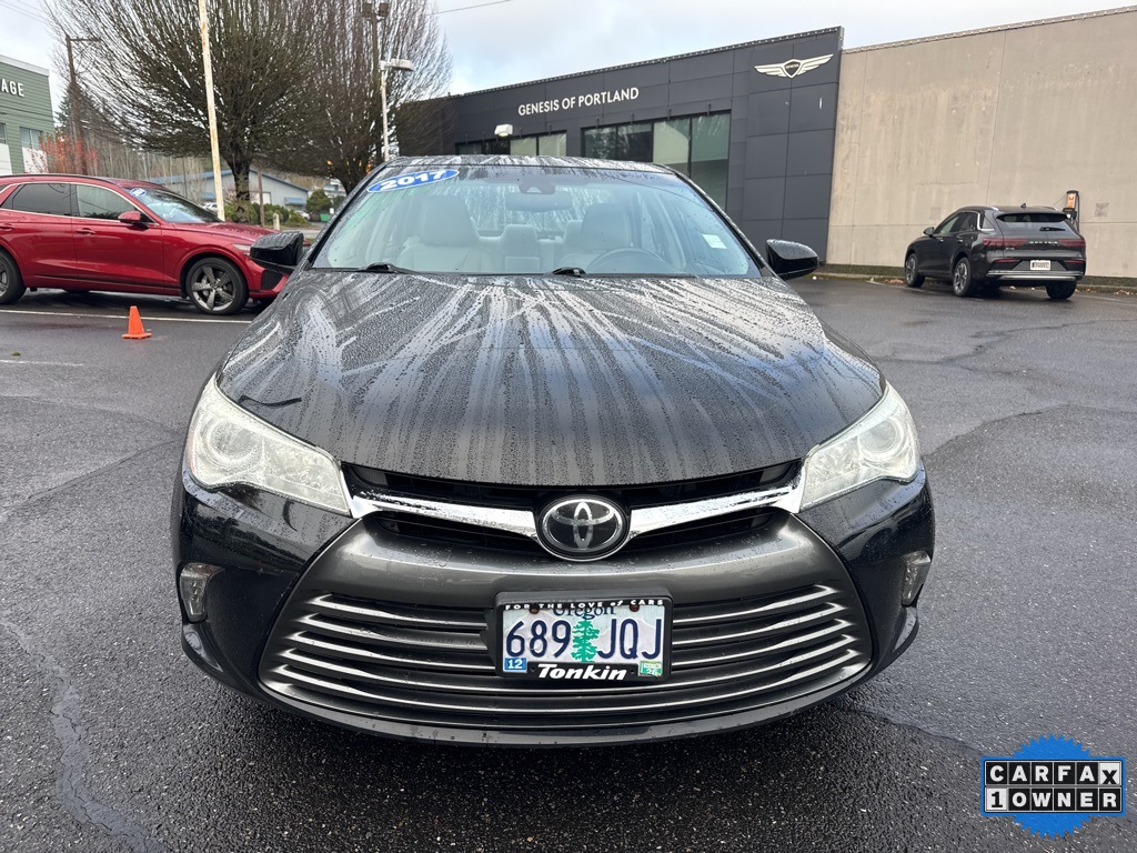 2017 Toyota Camry XLE photo 2