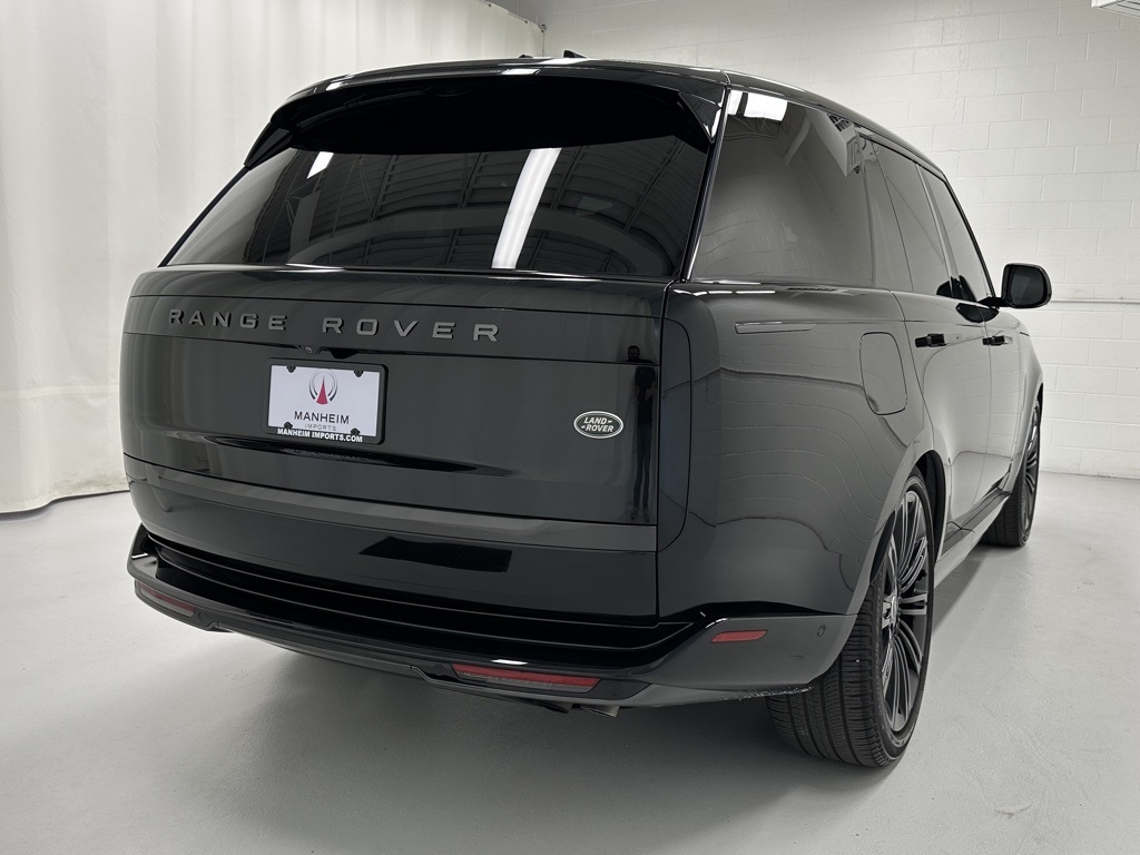 2023 Land Rover Range Rover SE photo 6
