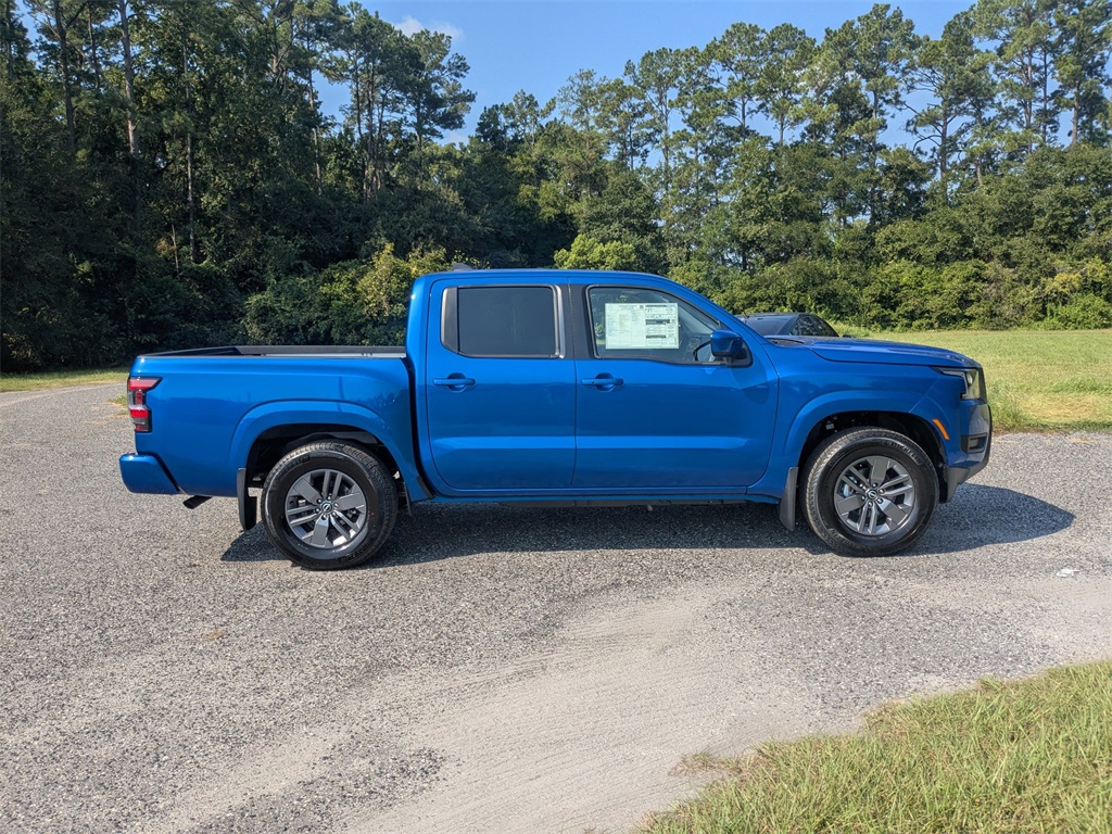 2026 Nissan Frontier Crew Cab SV photo 2