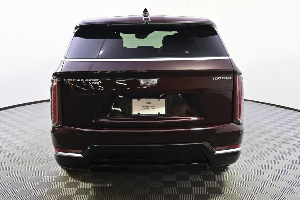 2025 Cadillac Escalade IQ Luxury photo 4