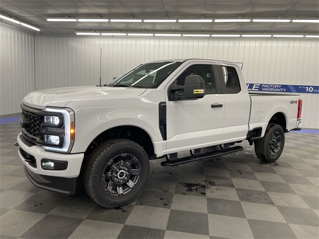 2026 Ford F-350 Super Duty XL's photo