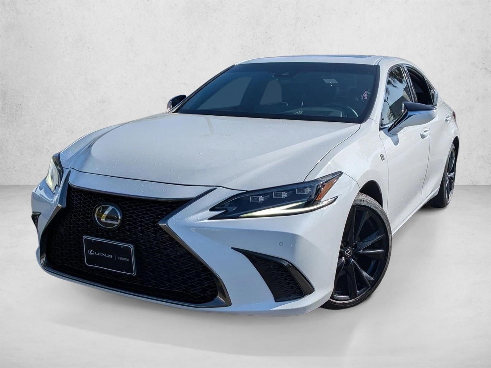 2023 Lexus ES Hybrid 300h's photo